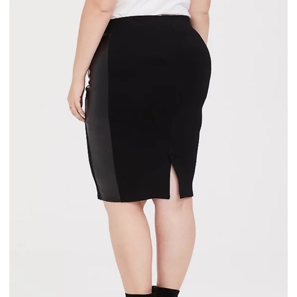 torrid Black Ponté + Faux Leather Pencil Skirt - Picture 3 of 7